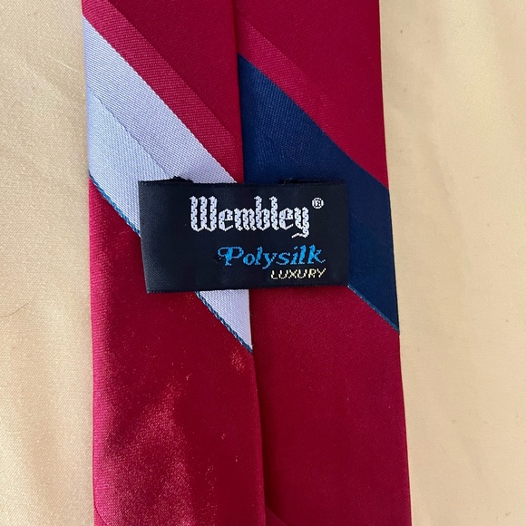EUC Wembley Striped Necktie 👔 - Picture 2 of 2